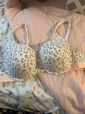 Cacique Beige and White Leopard Print T-Shirt Bra